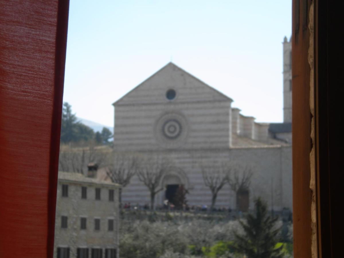 Camere Santa Chiara Assisi Esterno foto